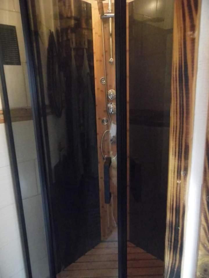 L'Histoire De L'Ouest , Jacuzzi Appartement Dole Eksteriør billede